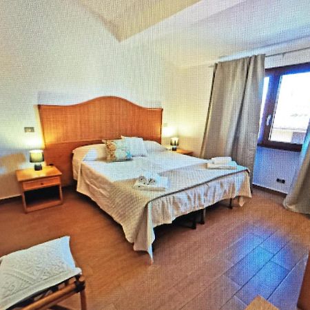 Le Camere Sul Porto Палау Экстерьер фото