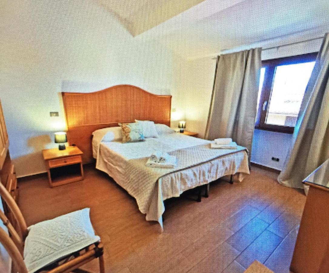 Le Camere Sul Porto Палау Экстерьер фото